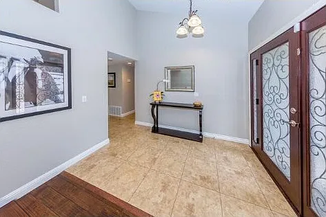 4 bed, 2.5 bath, 2450 sqft, $6,250 — Photo 3
