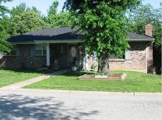 137 Crescent Dr, Jefferson City, MO 65109