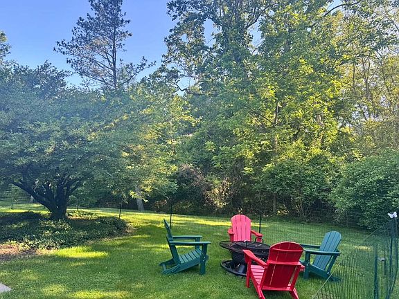 2nd image of 613 Dager Rd