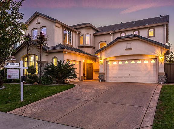 2nd image of 2032 San Esteban Cir