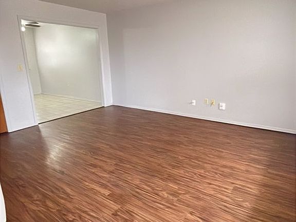 2nd image of 2612 Elwood Dr