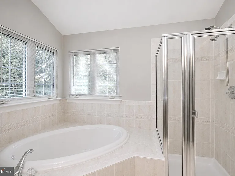 8 Calabash Ct — Photo 26