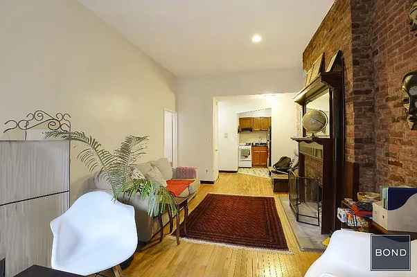 Rented by Bond New York | media 21