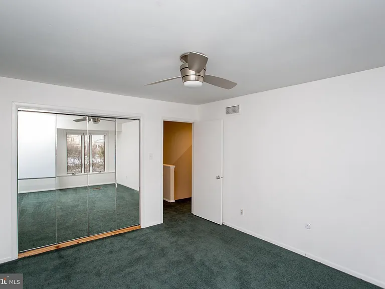 17 Eden Rock — Photo 21