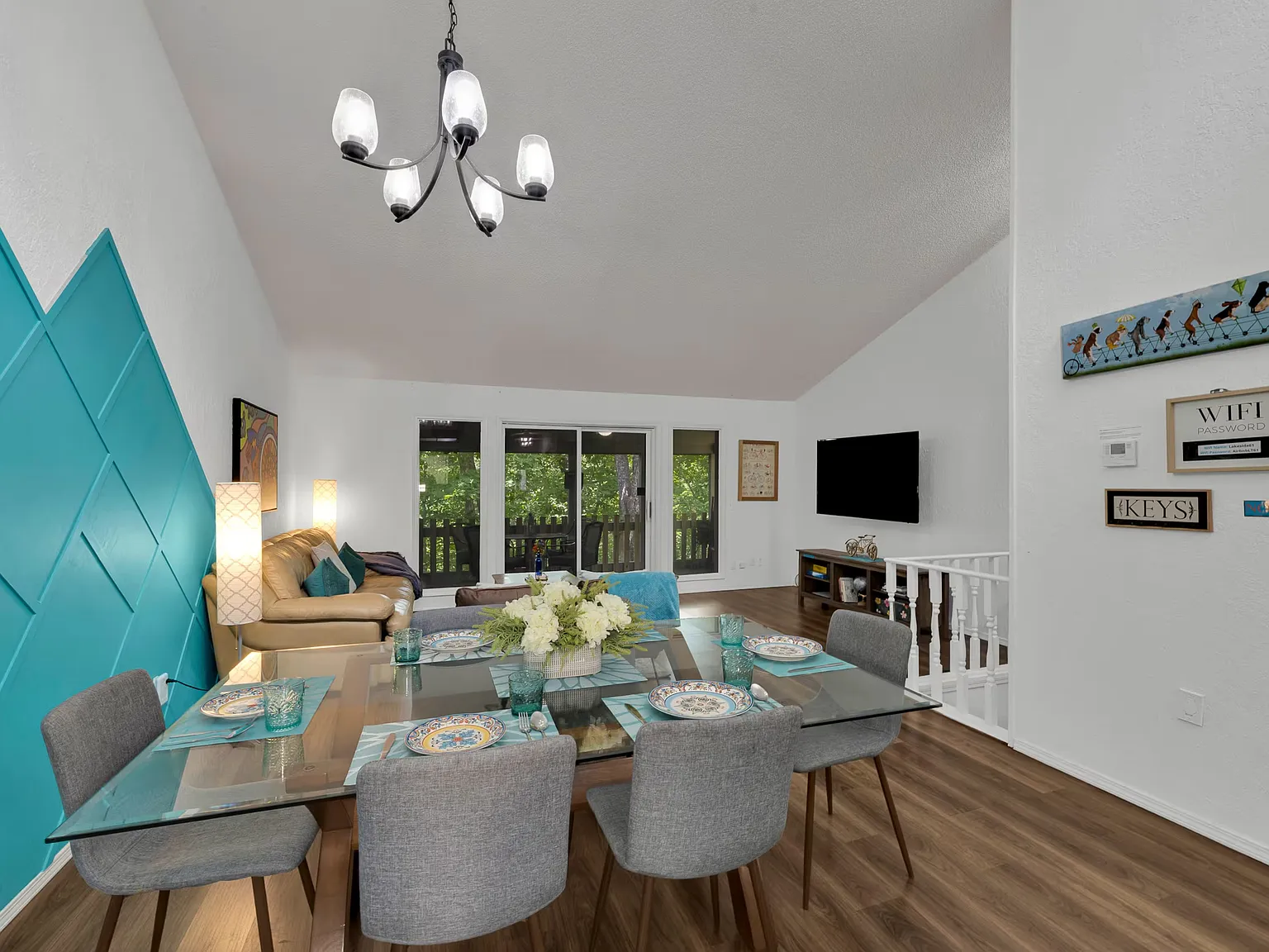 2 bed, 1.5 bath, 1400 sqft, $2,500 — Photo 3