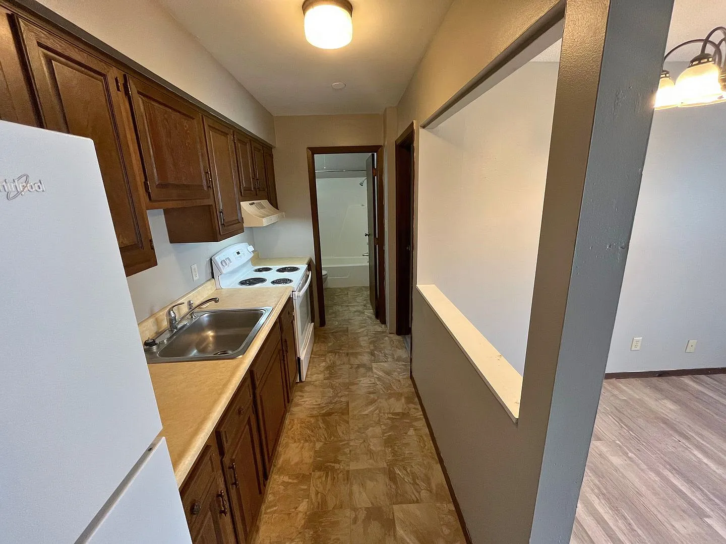 York Villa Apartments — Photo 3