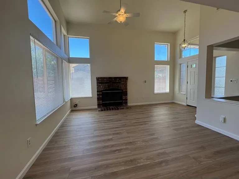 4200 Buckskin Dr — Photo 3