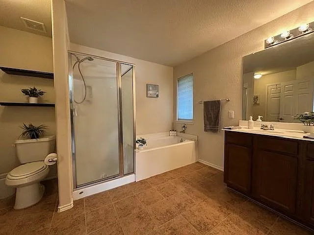 10426 Whisper Bluff Dr — Photo 11