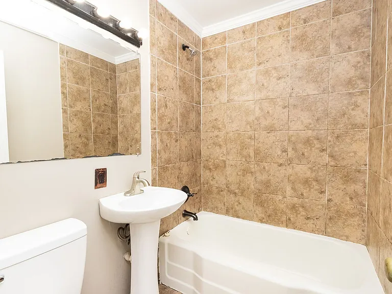 224 Beech St — Photo 10