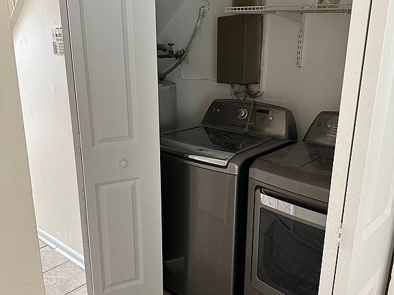 4th image of 3876 Counselor Ln