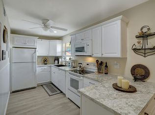 319 Lake Evelyn Dr, West Palm Beach, FL 33411