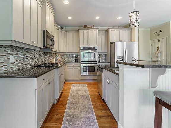 4th image of 6011 Lost Maple Ln