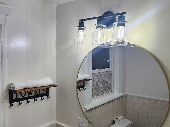 5th image of 98 Lockwood Ave #2