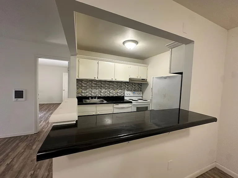 University Park Apartments near Cornell University — Photo 166