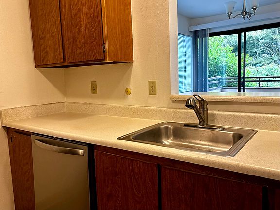 3rd image of 17120 15th Ave NE #N-101