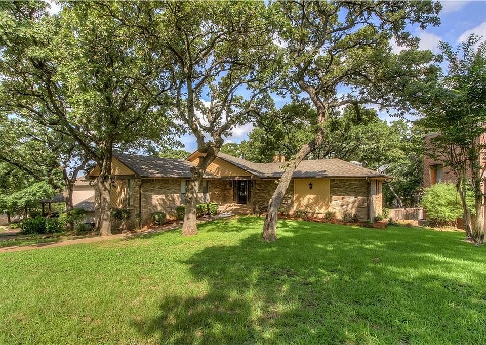 1st image of 207 Phoenix Dr