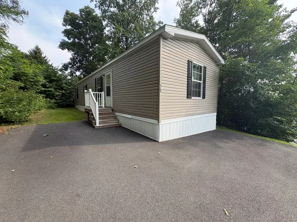 75 Mansfield Dr, Macungie, PA 18062