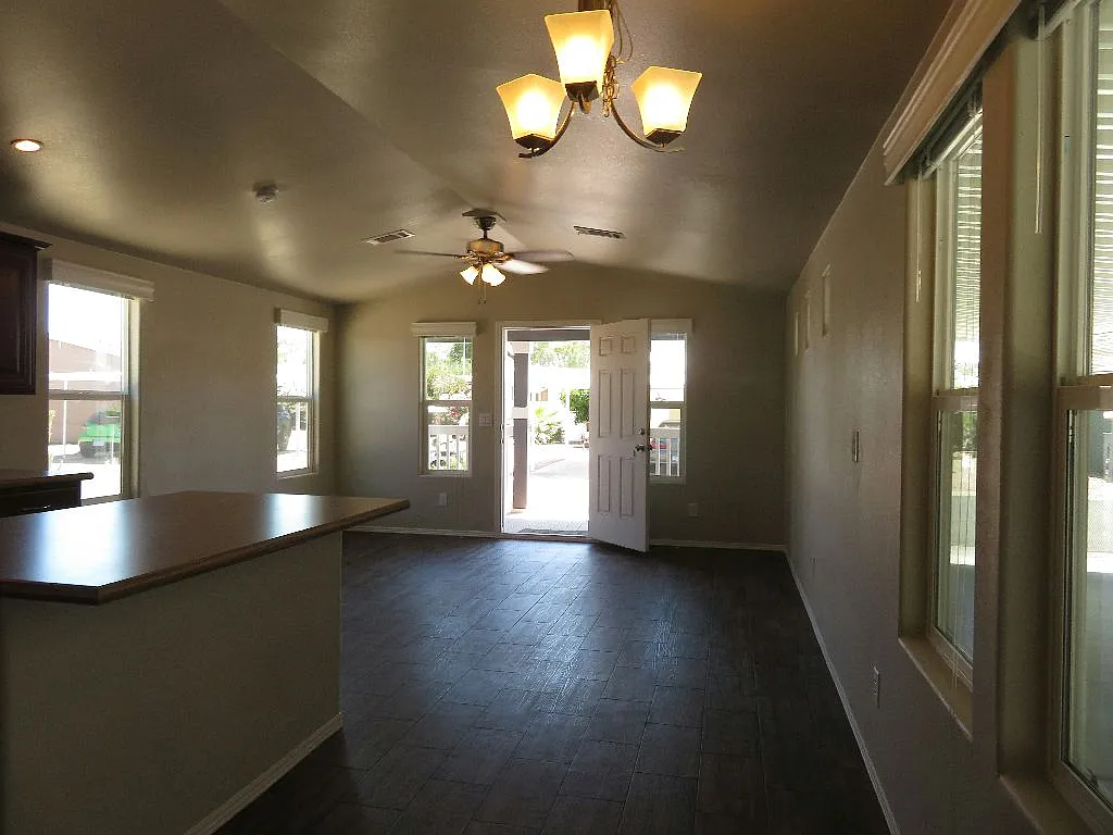 2 bed, 2.0 bath, 1056 sqft, $1,399 — Photo 4