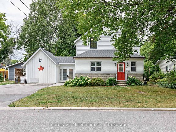 4th image of 421 Napier St