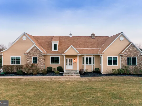 250 Pineville Rd, Newtown, PA 18940