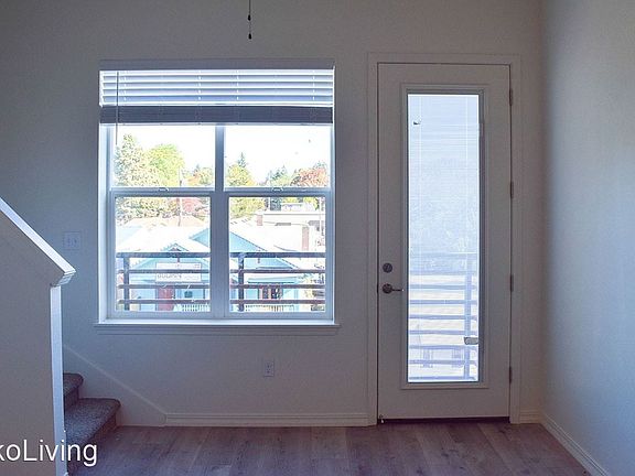4th image of 2008 Broadway St #303