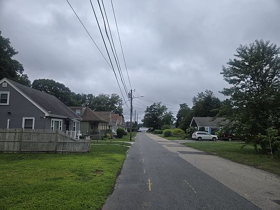 2nd image of 38 Maple St
