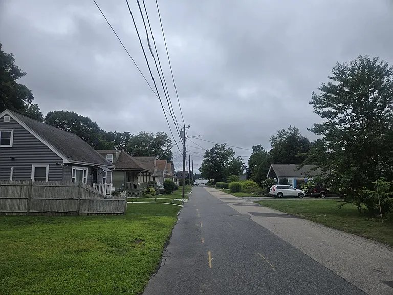 38 Maple St — Photo 2