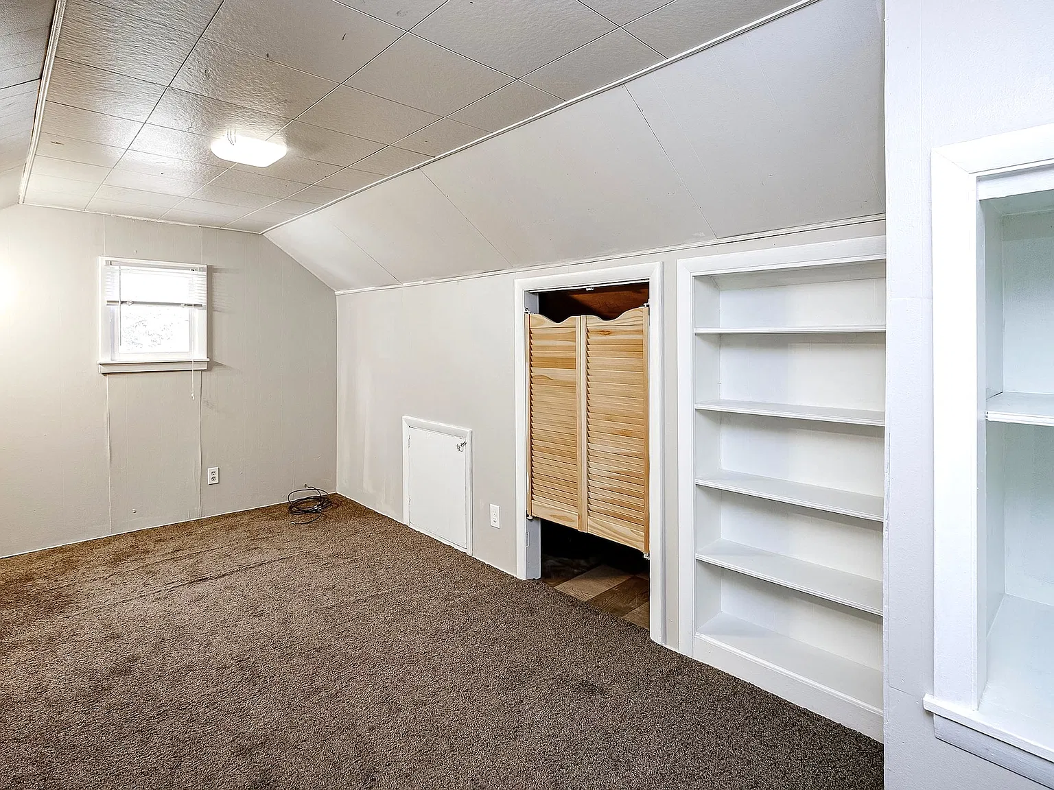 4 bed, 1400 sqft, $1,690 — Photo 4