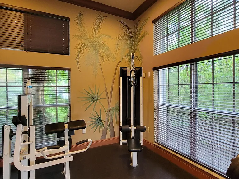 400 Scotia Dr #203 — Photo 5