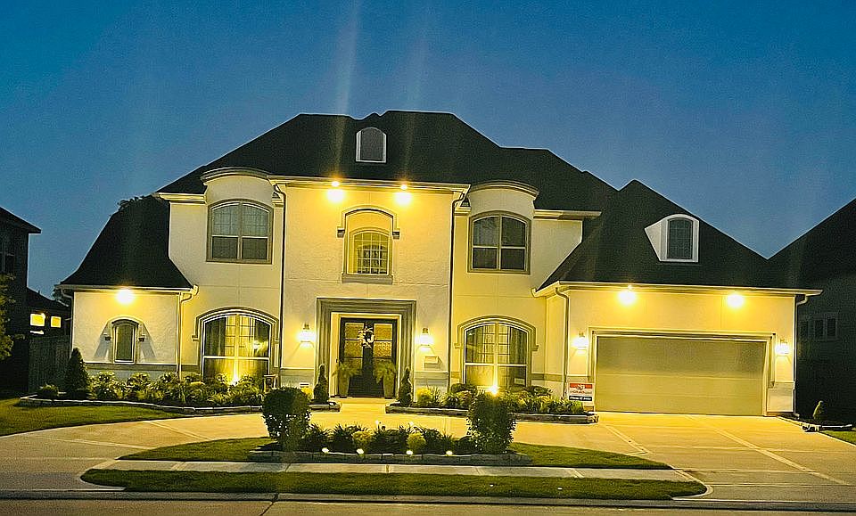 1st image of 2114 Twin Rose Dr