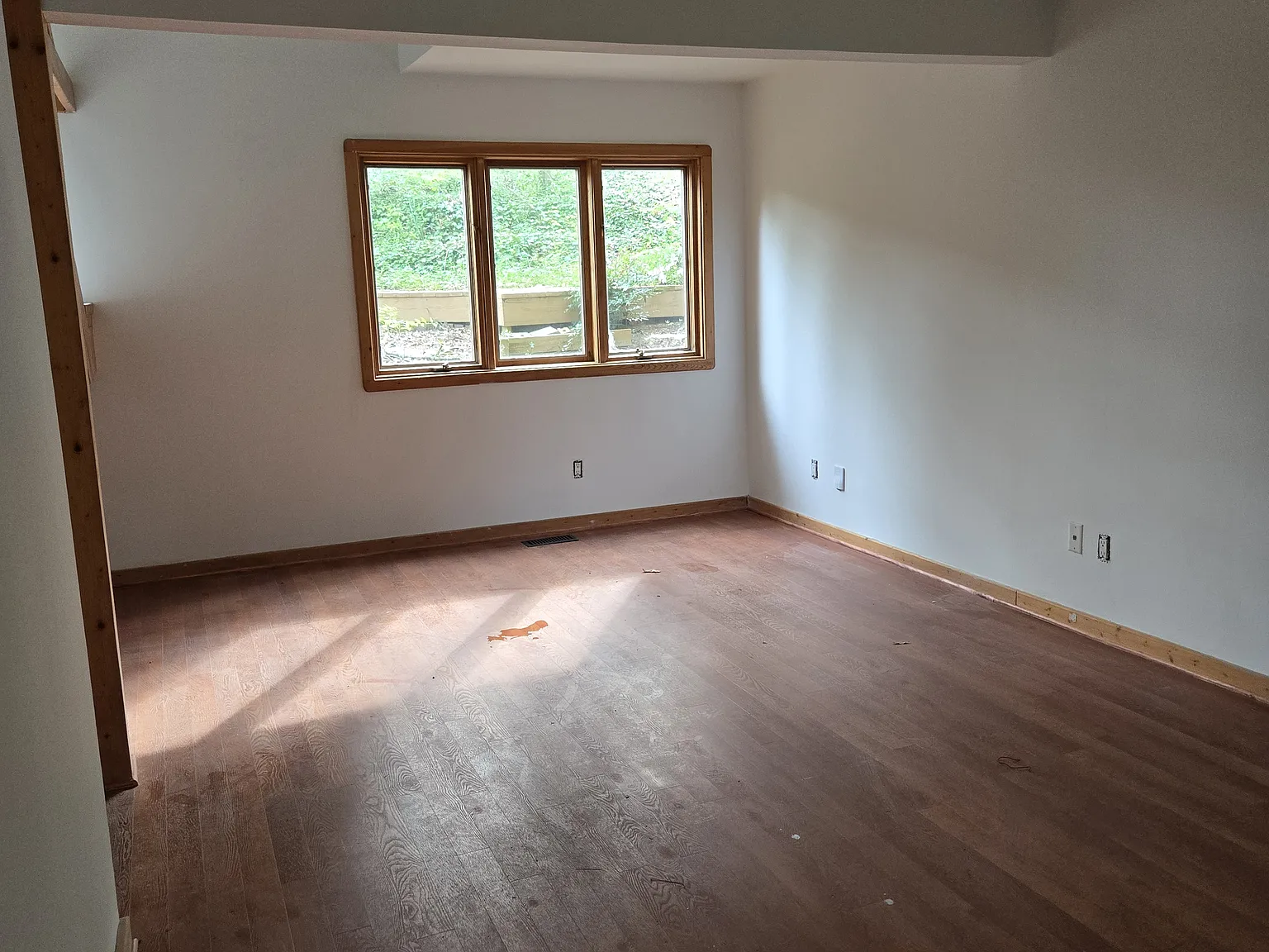 2 bed, 1.5 bath, 1100 sqft, $1,900 — Photo 2