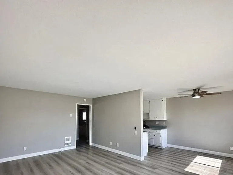 2215 Nelson Ave — Photo 3