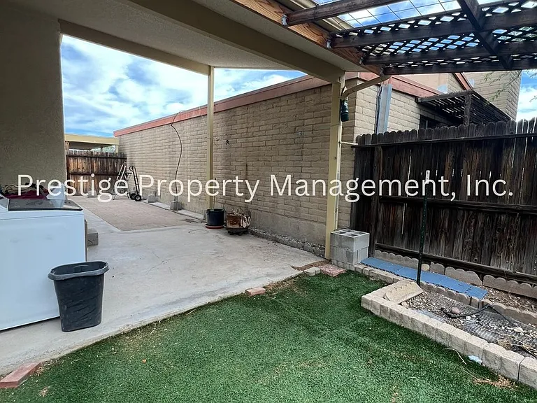 9780 E Sunburst Dr — Photo 16