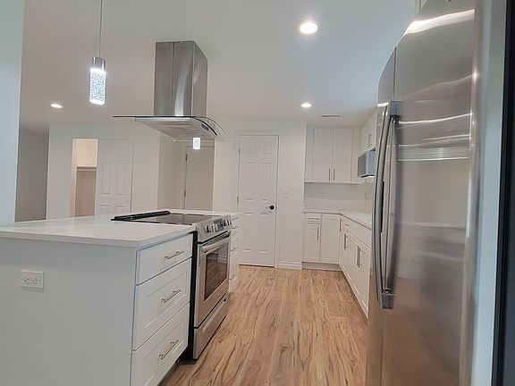 4th image of 11714 64th Ave SW