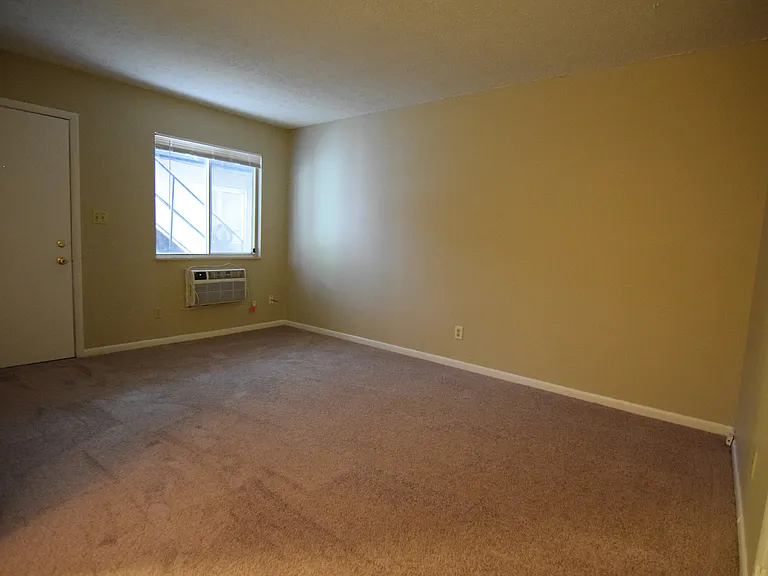 1251 Summit St #A — Photo 3