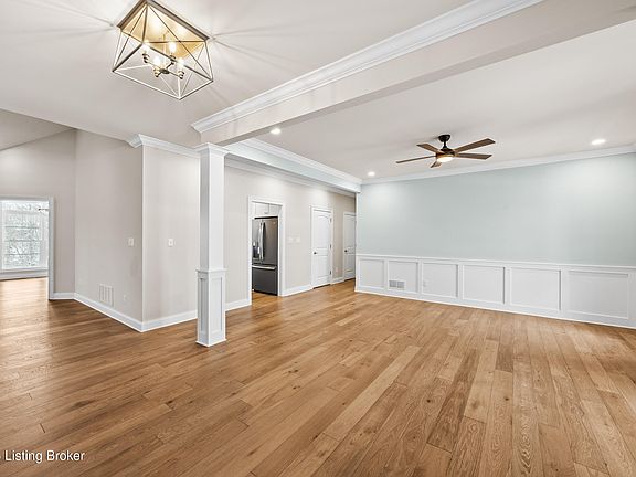 2nd image of 1508 Lincoln Hill Way