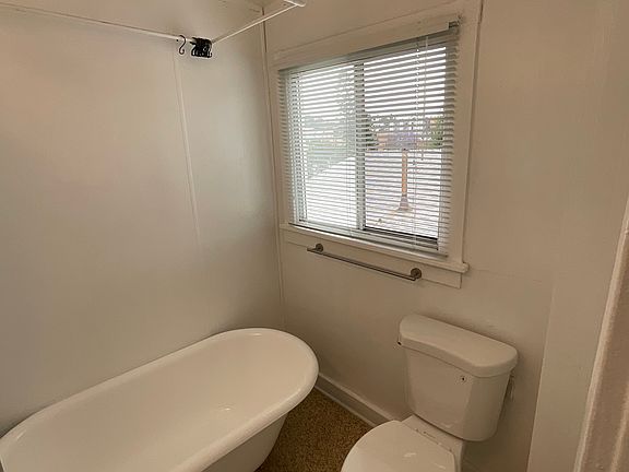 2nd image of 2533 1/2 Elsinore St