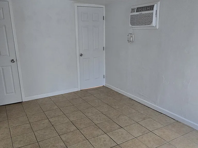 2501 N Sparkman Blvd — Photo 11