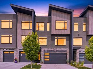 307 S Royal Elm Rd NW, Calgary, AB T3G0G8