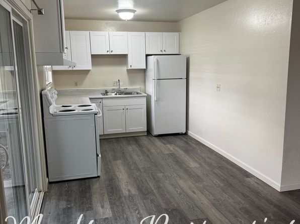 84 Nelson Ave APT 3