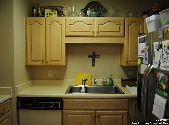 3rd image of 1 Towers Park Ln APT 2102