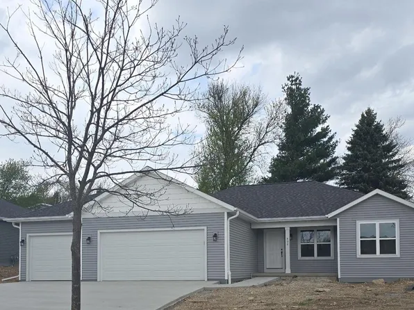 402 Village LANE, Ripon, WI 54971