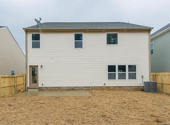 3rd image of 839 Von Buren Blvd
