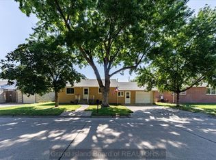629 N White Ave, Grand Island, NE 68803