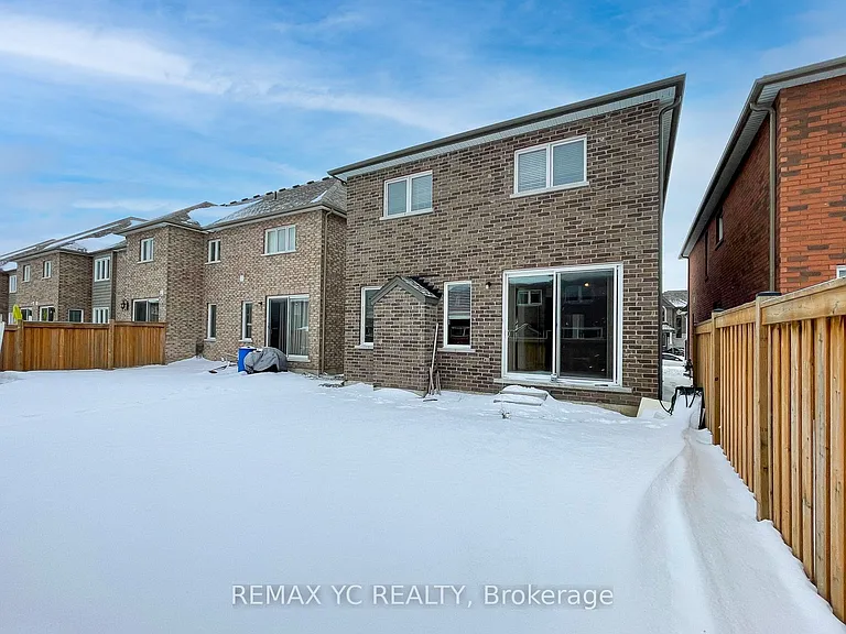 56 Walker Blvd — Photo 38