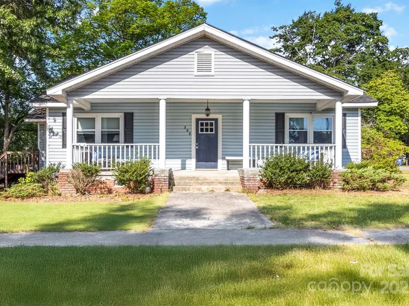 202 S Gum St, Pageland, SC 29728