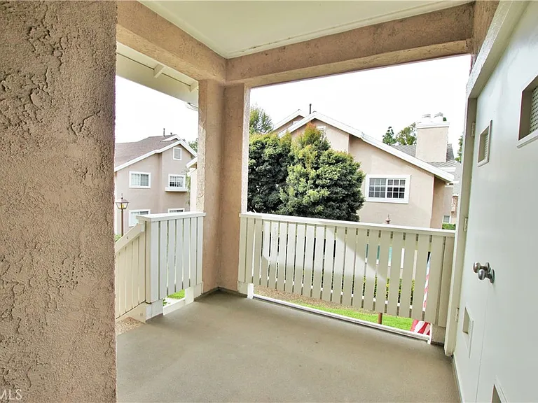 141 Greenfield — Photo 9