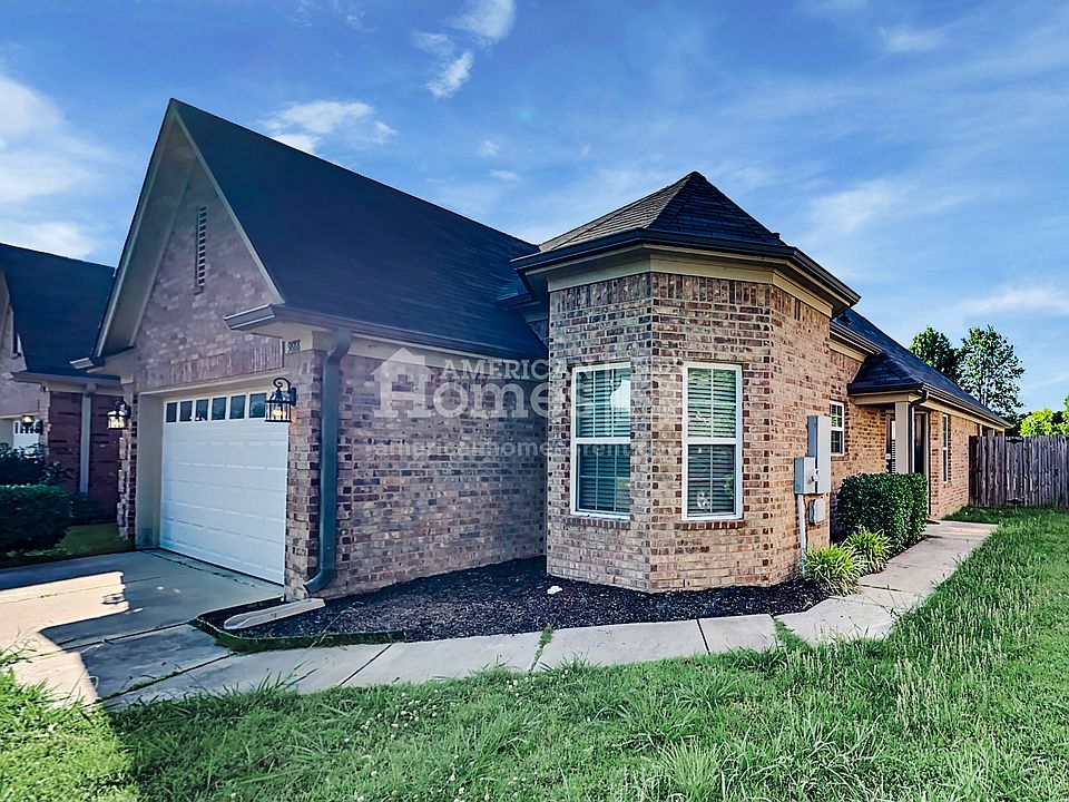 1st image of 9888 White Poplar Dr