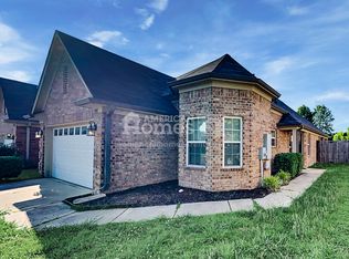9888 White Poplar Dr, Olive Branch, MS 38654