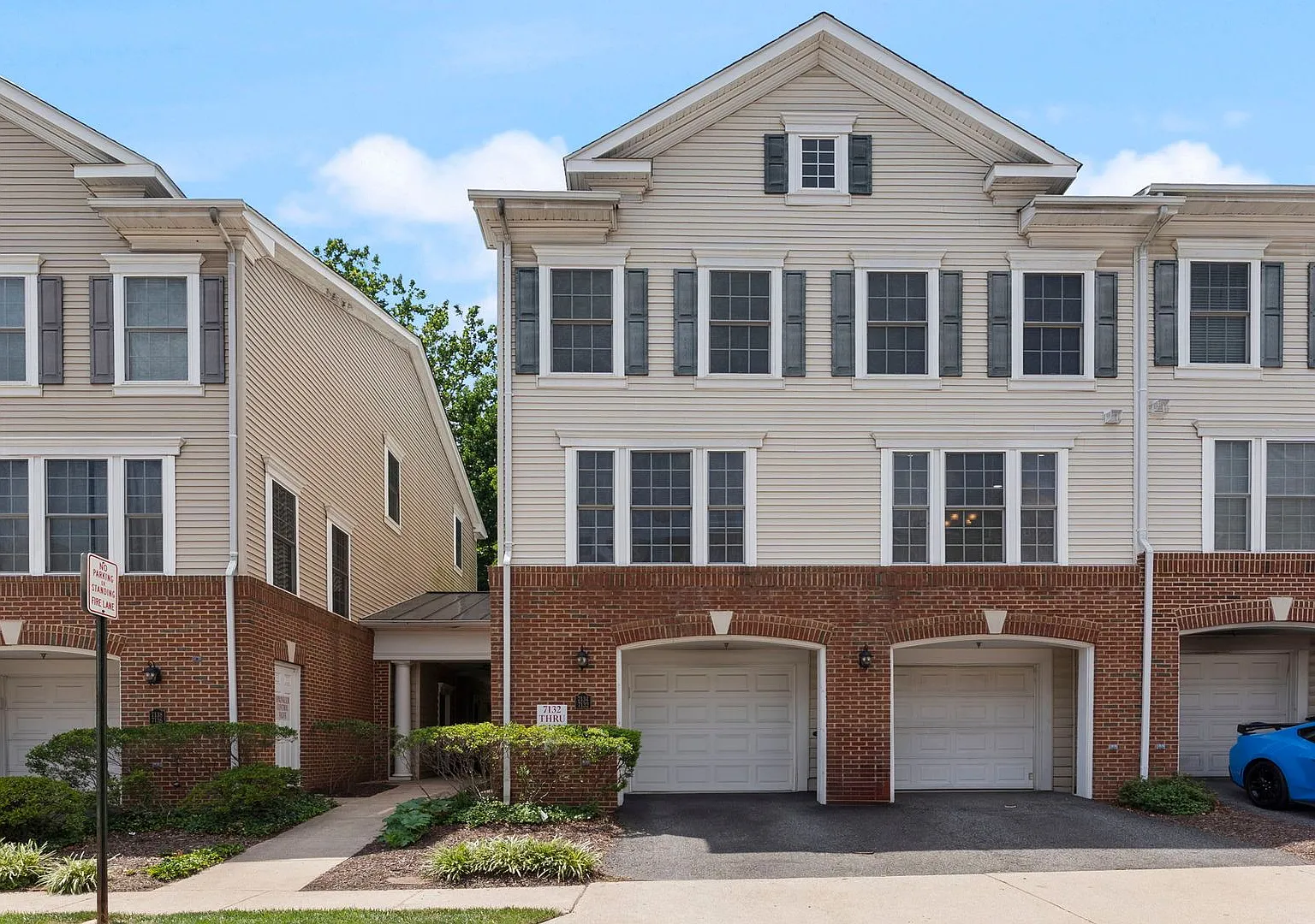 Beautifully Maintained Alexandria Townhome Minutes from Fort Belvoir & Old Town — Photo 1